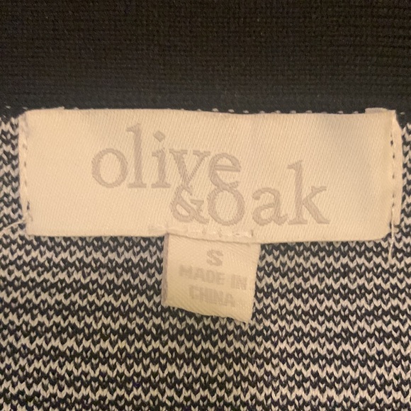 🌺 2 for $23 🌺 Olive & Oak Knit Mini Skirt-Black & White Geometrical Design - Picture 6 of 8